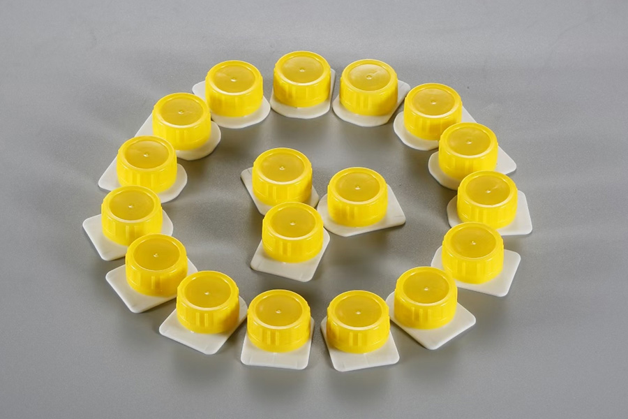 Capace de carton de lactate